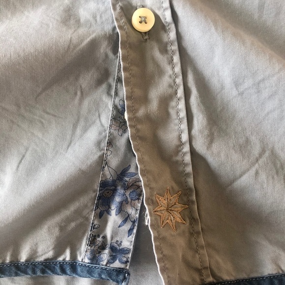 True Measure Button Down Shirt - Picture 4 of 6